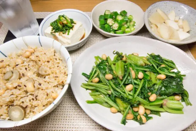 ほうれん草と大豆のナンプラー炒め