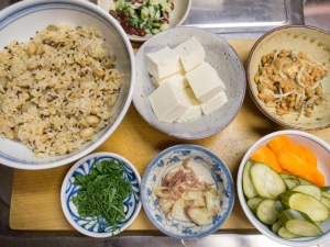 大豆とごぼうの玄米ご飯