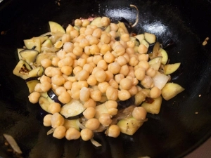 ひよこ豆を加える