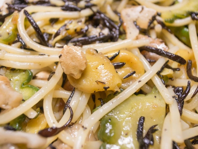 ひじきとゴーヤのパスタ３