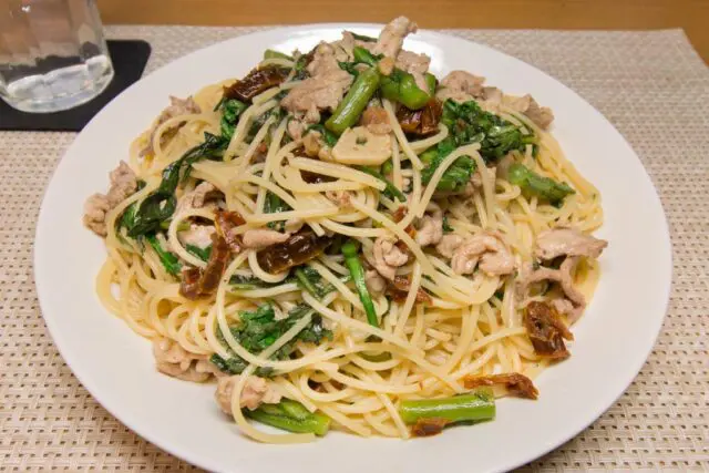 豚肉とドライトマトのパスタ