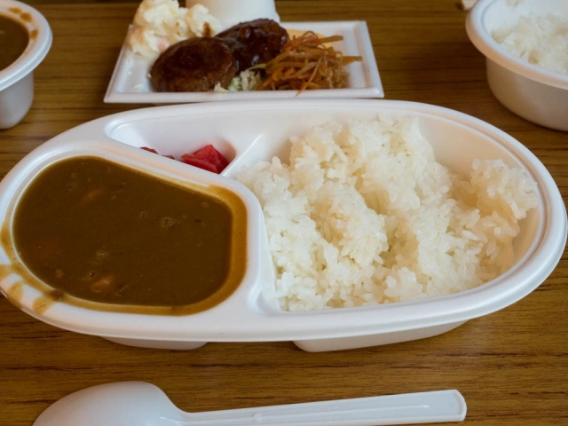 山小屋のカレーライス