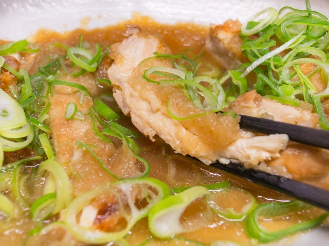 鶏もも肉のおろし煮１