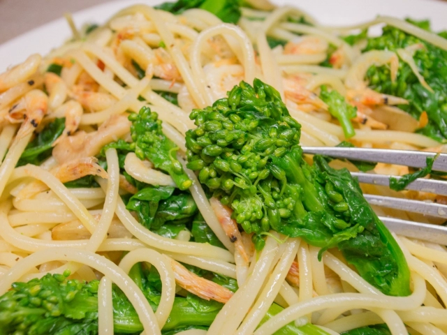 菜の花と桜エビのパスタ２