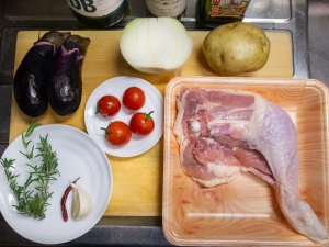 骨付き鶏もも肉と野菜のハーブ焼き Run To Be Sober