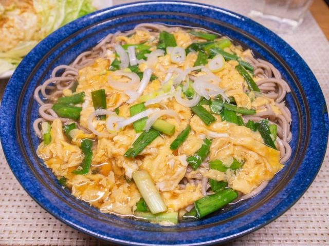 ニラと卵のとろみ蕎麦