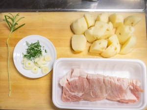 豚ロース肉は筋切り