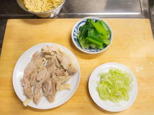 茹で鶏、小松菜、長ねぎ