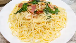 ケールとベーコンのパスタ