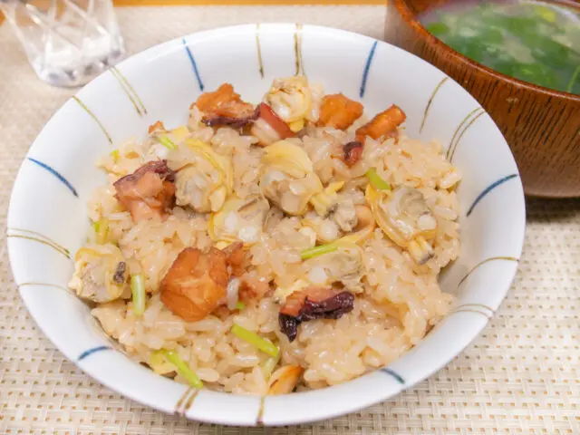 タコとアサリご飯