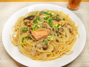 鮭としめじの和風パスタ Run To Be Sober