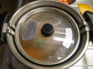 シャトルシェフの保温容器に入れる