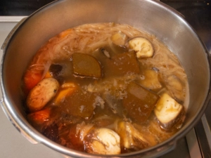 カレールーを溶かす