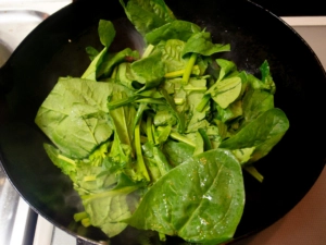 ほうれん草を加える