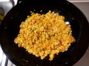 塩と胡椒で味を整える
