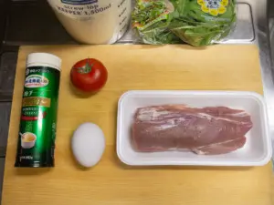 豚ヒレ肉、卵、小麦粉