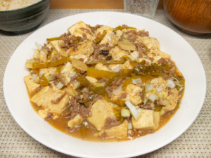 豆腐と挽肉と高菜漬けの炒め煮