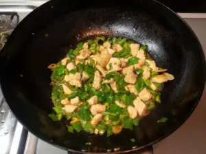 合わせ調味料を加えてできあがり