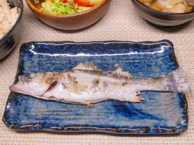 多摩川で釣ったセイゴの塩焼き
