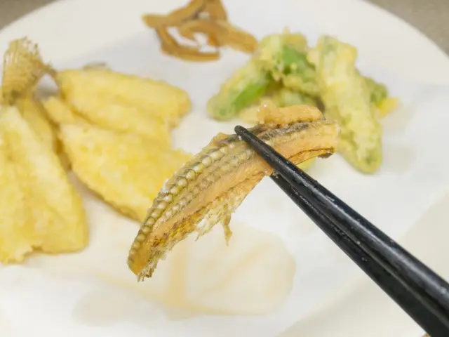 ハゼの骨せんべい