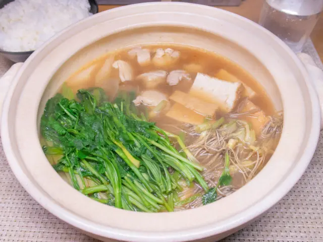 鶏と芹の鍋