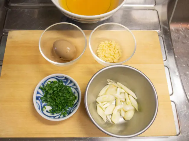 島らっきょうは刻んで塩でもむ
