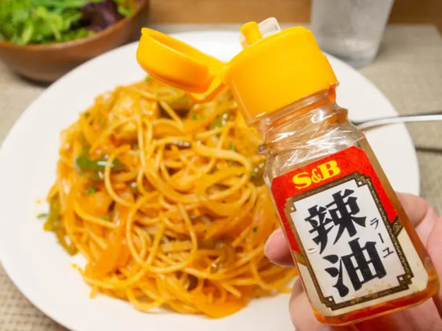 ナポリタンにラー油