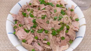 ほぐしソーキの汁かけご飯