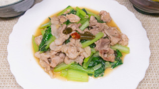 豚肉と小松菜のナンプラー生姜炒め