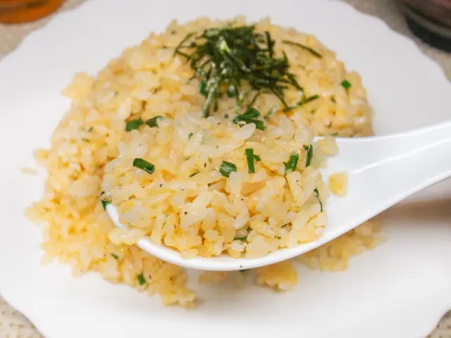 市販のソースで簡単たらこチャーハン１
