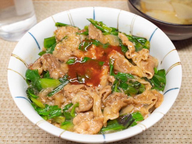 すき家牛丼の具でつくる、あんかけニラキムチ牛丼