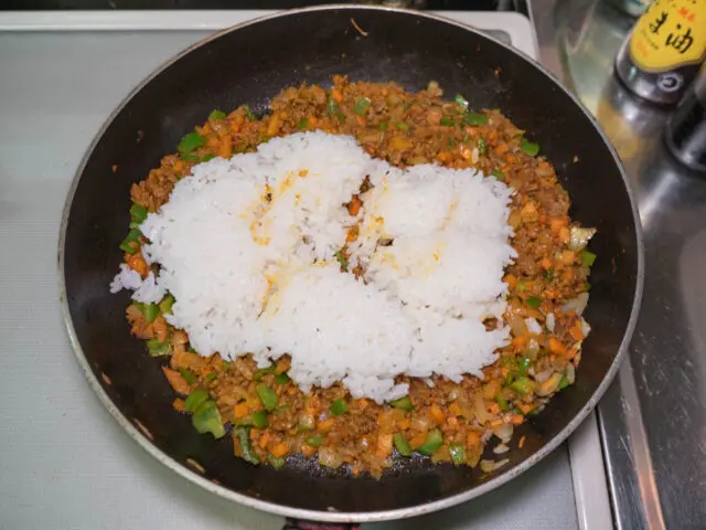 ご飯を加えた写真