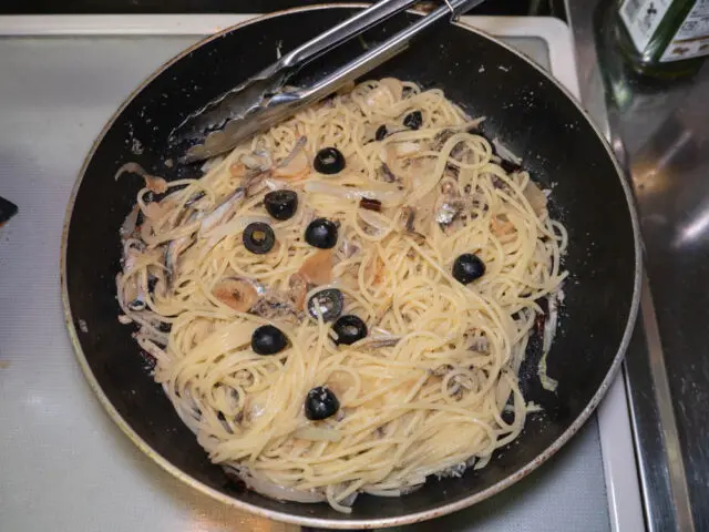 パスタとソースを合わせた写真