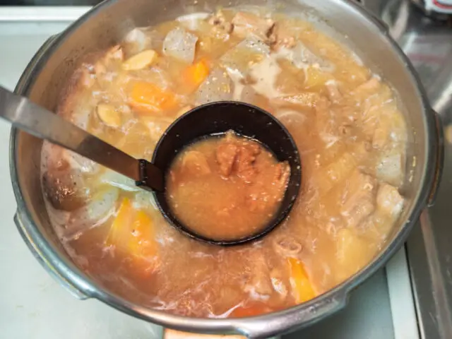 追加の味噌を加えた写真