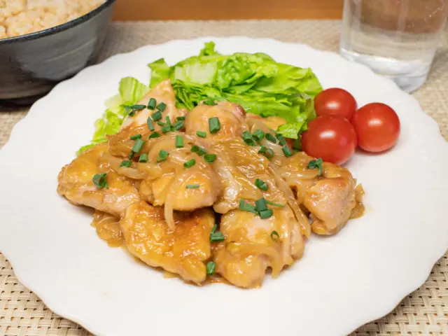 鶏もも肉のガーリックバターポン酢炒め