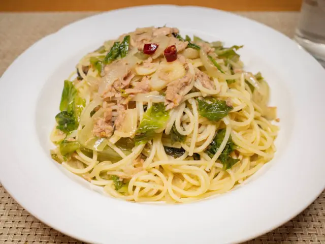あるものでつくるツナとレタスのパスタ