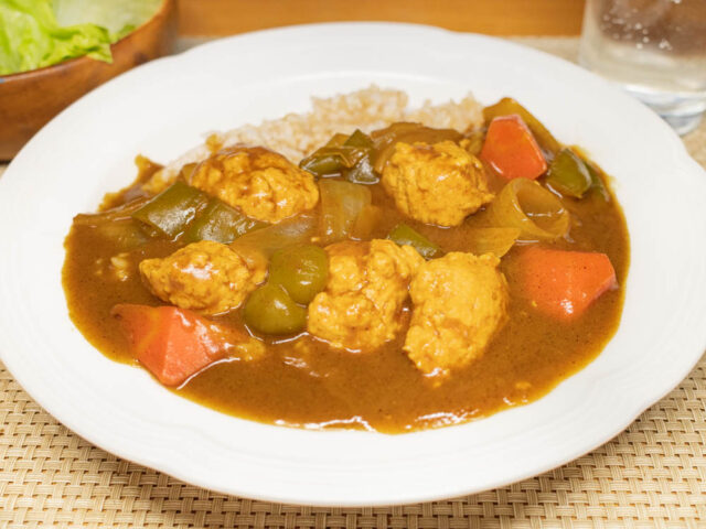 ごろごろ鶏団子カレー