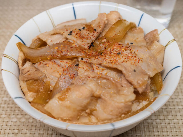 脂身が甘い豚バラ丼