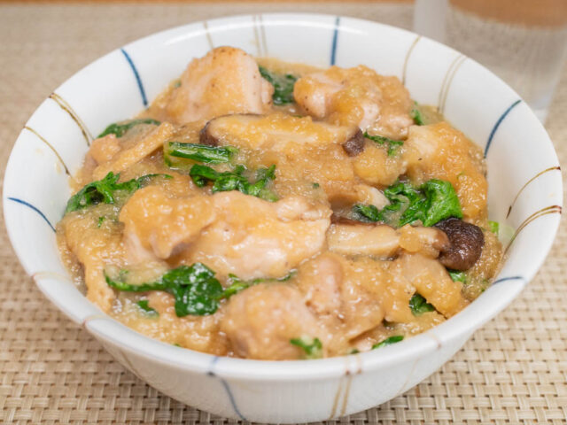 鶏肉と春菊のみぞれ煮丼