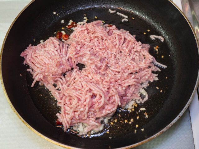 挽肉を加えた写真