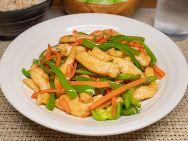 鶏胸肉の青椒肉絲っぽい炒めもの