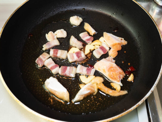 塩豚とハラスと鶏皮を加えた写真