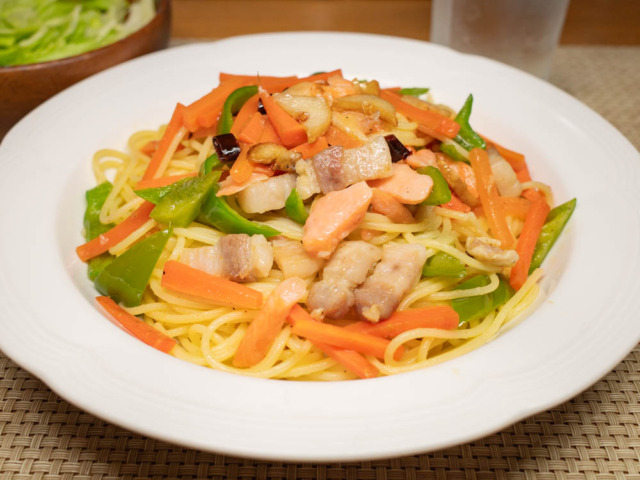 残りものでつくる具だくさんパスタ