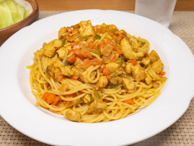 鶏胸肉のオイスターケチャップカレースパゲッティ