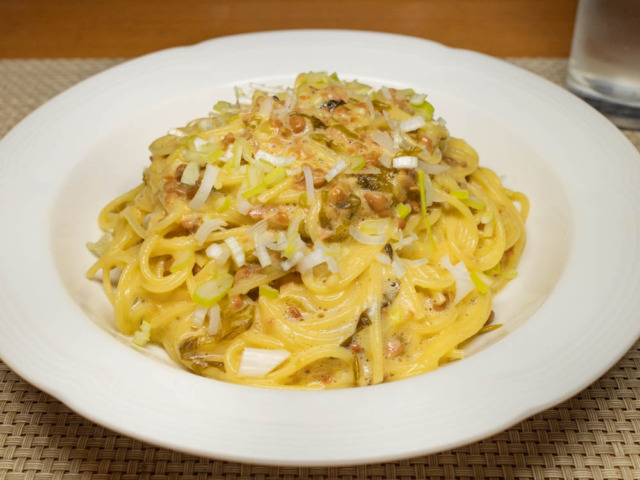 納豆と高菜漬けのパスタ