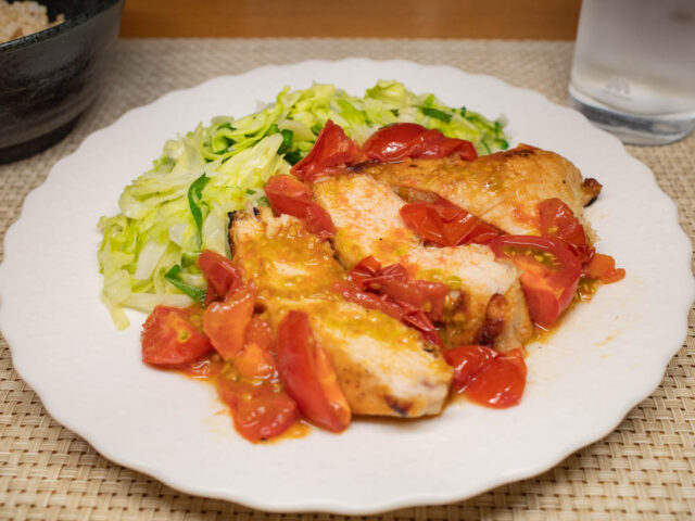 鶏胸肉とトマトのソテー