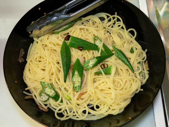パスタとソースをよく混ぜた写真