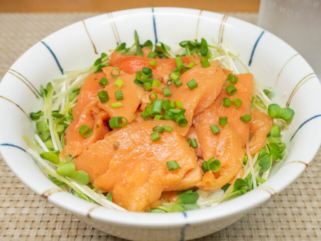 岩下の新生姜でつくるトラウトサーモンの柚子胡椒丼