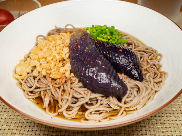 茄子を煮るだけの冷たいお蕎麦
