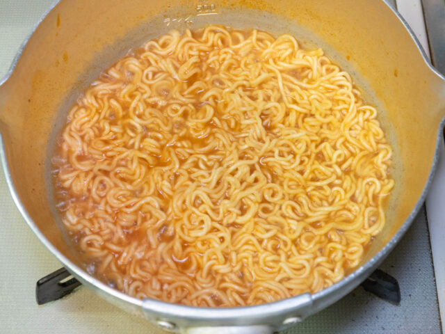 麺を3分茹でた写真